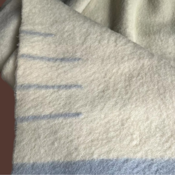 RARE Hudson Bay Baby Blue & Ivory 3.5 Point Wool Blanket EXTREMELY NICE! - Picture 3 of 8